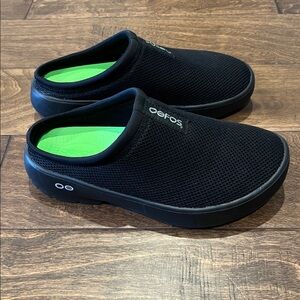 OOFOS OOcozie sport mule women’s size 8